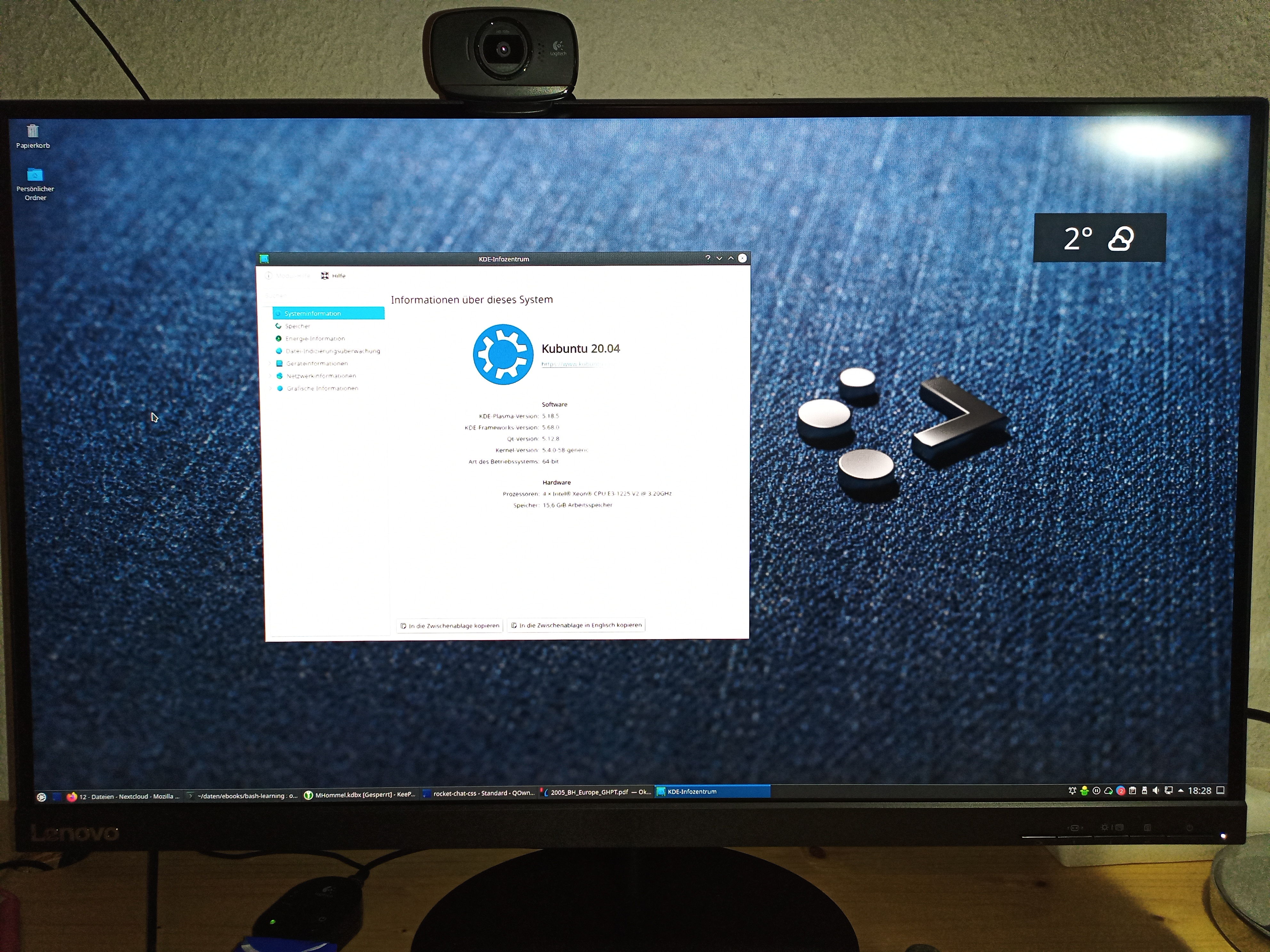 Bild eines Monitors mit KDE-Plasma-Oberfläche